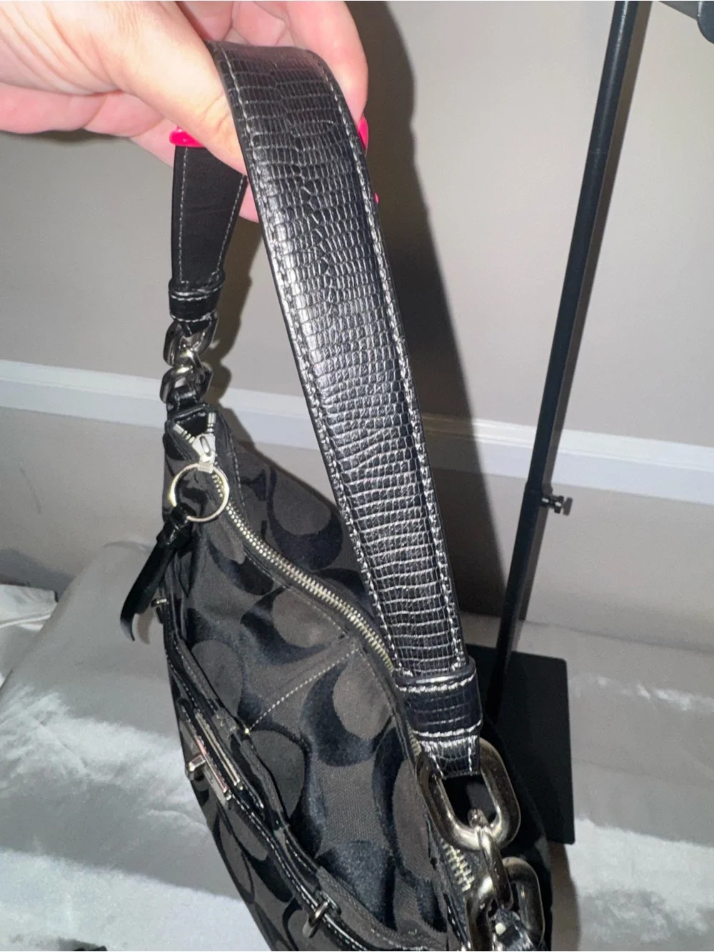 Coach Signature Hobo Bag in Charcoal/Black